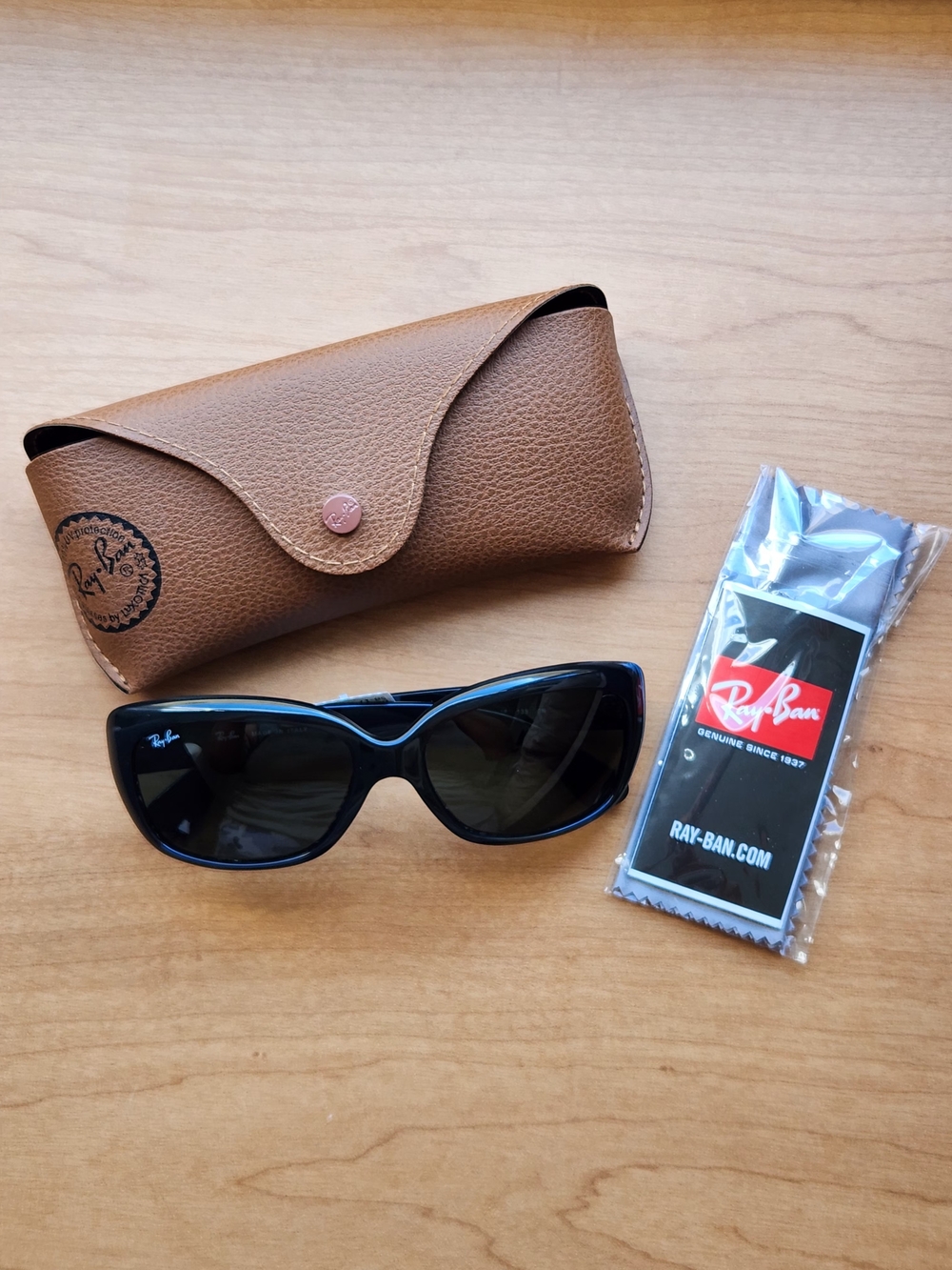 Ray-Ban Black Sunglasses